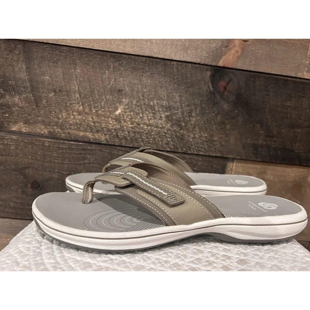 Clarks Cloudstepppers Women's Size 10M‎ Brinkley Jazz Thong Sandal Sand/Sable